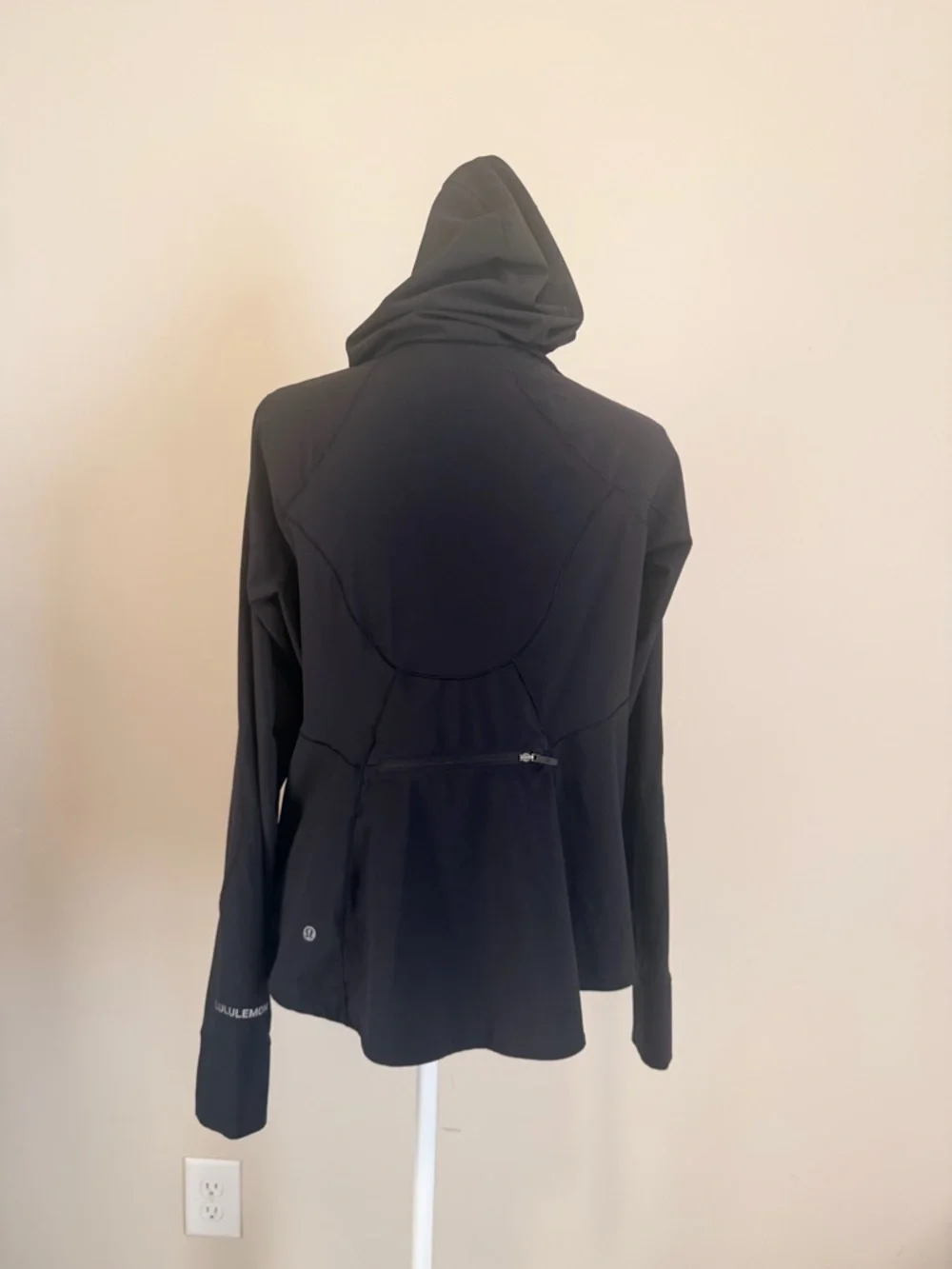 Lululemon stretchy Mist hooded Windbreaker Black water repellent size 6 women's - Picture 6 of 15